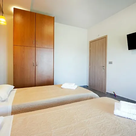 Iridanos Tatil Evi *