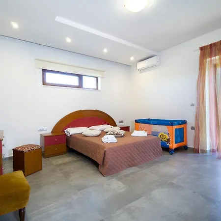 Iridanos Tatil Evi